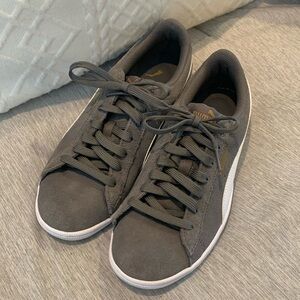 Women’s Vikky V3 Puma Sneakers Size 8 Soft Foam Optimal Comfort